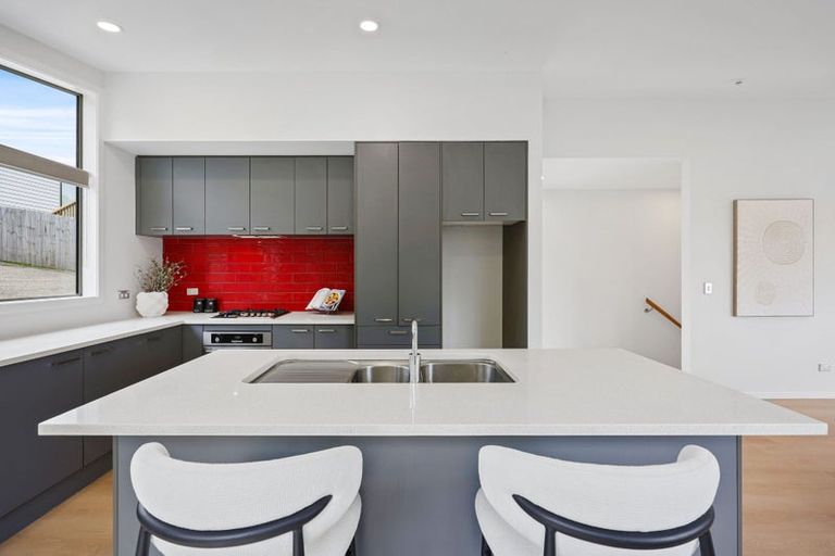 Photo of property in 40a Verran Road, Birkdale, Auckland, 0626