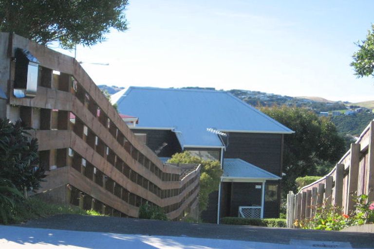 Photo of property in 1/32 Rajkot Terrace, Broadmeadows, Wellington, 6035