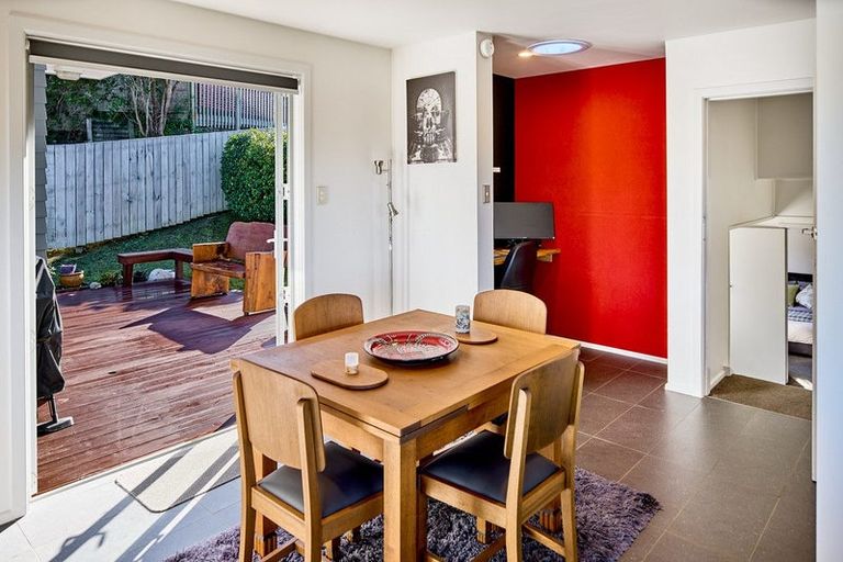 Photo of property in 92 Mana View Road, Paremata, Porirua, 5026