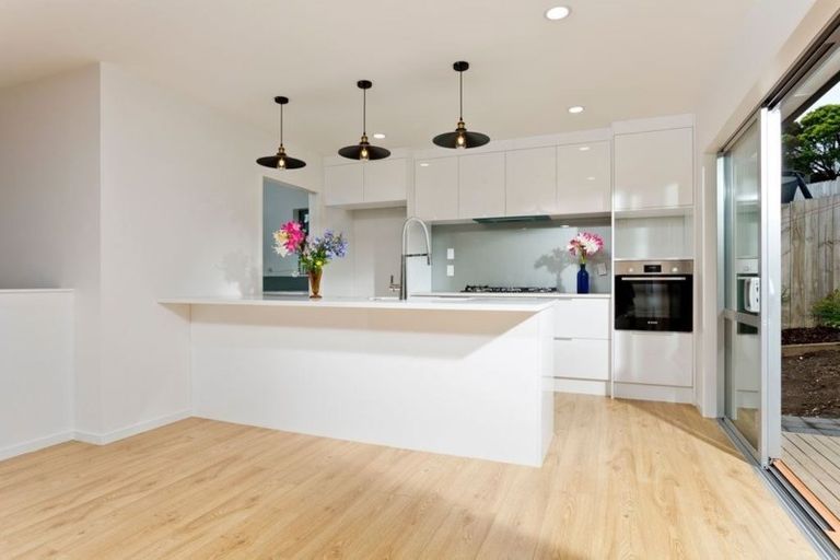 Photo of property in 62e Verran Road, Birkdale, Auckland, 0626