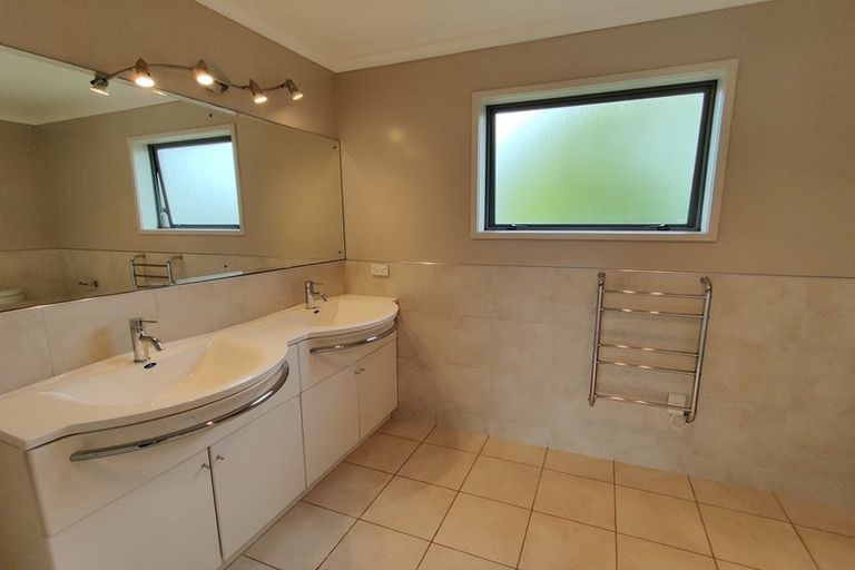 Photo of property in 41 Sorrel Crescent, Bucklands Beach, Auckland, 2012