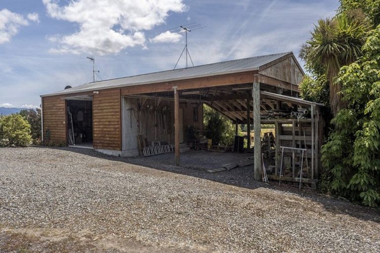 Photo of property in 223 Masterton Stronvar Road, Te Ore Ore, Masterton, 5890