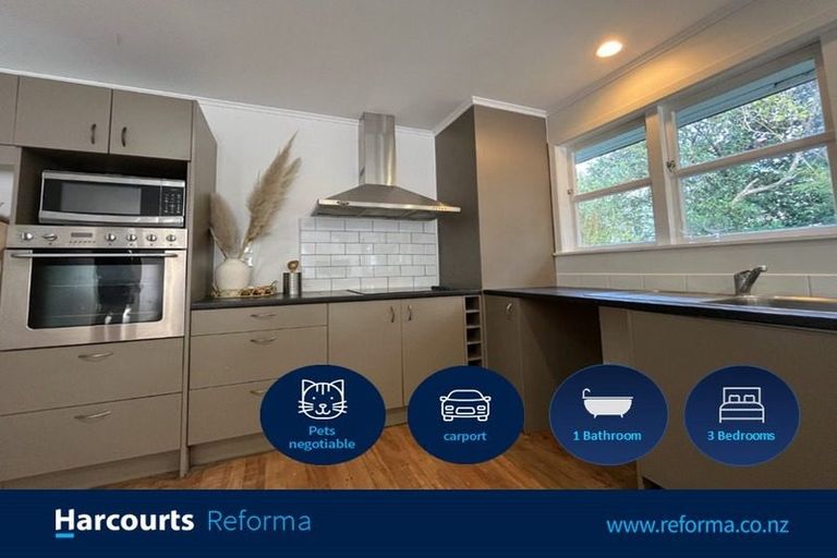 Photo of property in 17 Collingwood Road, Waiuku, 2123