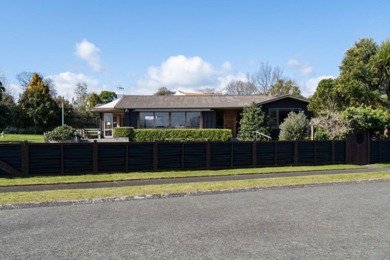 Photo of property in 17 Hilden Place, Hilltop, Taupo, 3330