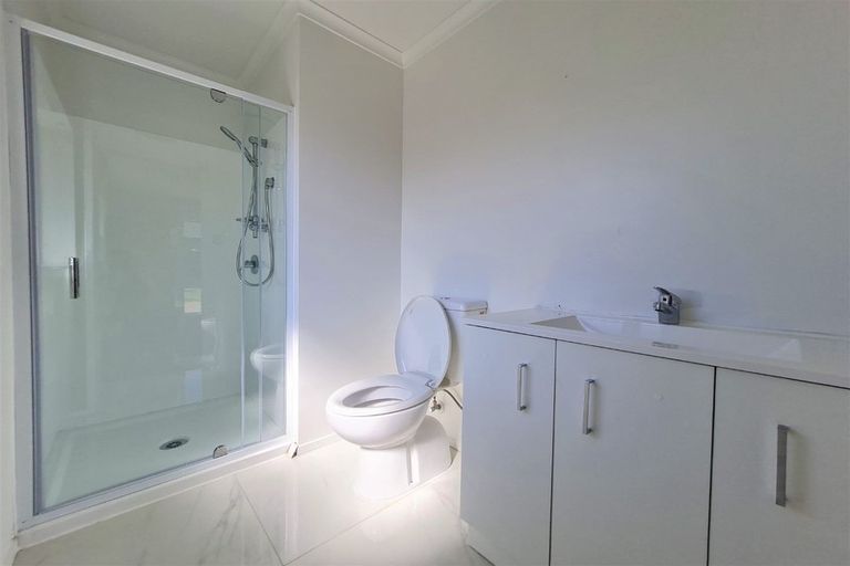 Photo of property in 33 Sandwick Drive, Weymouth, Auckland, 2103