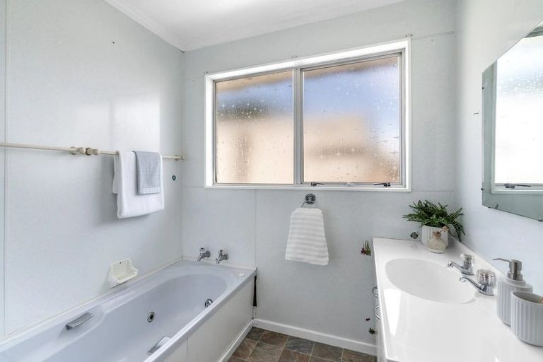 Photo of property in 145 Mcquarrie Street, Kingswell, Invercargill, 9812