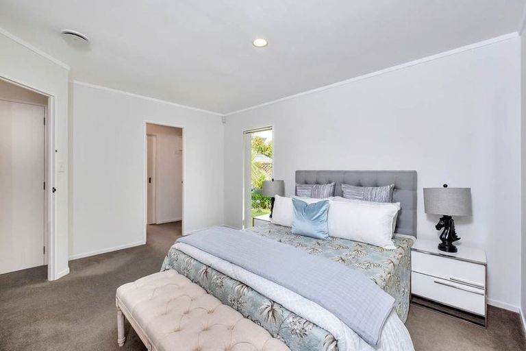 Photo of property in 38 Harbour Lights Close, West Harbour, Auckland, 0618