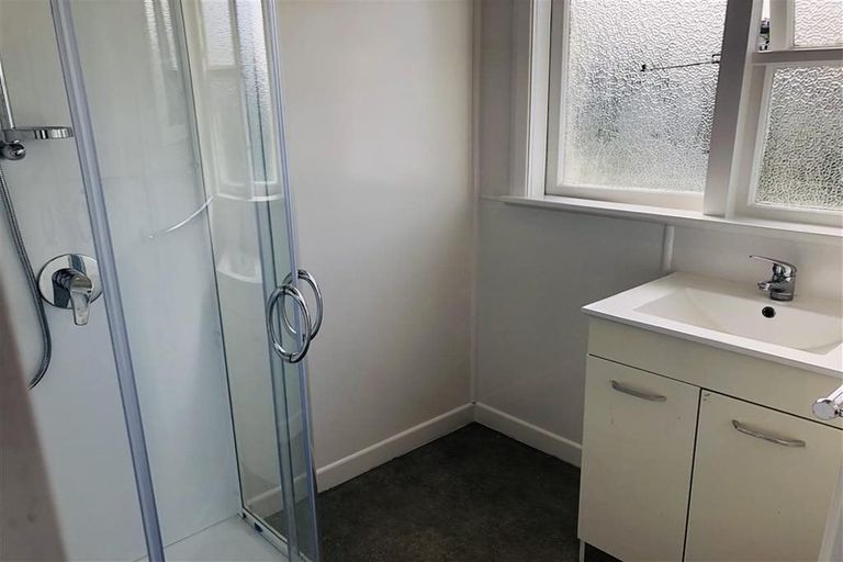 Photo of property in 23a Kapiti Crescent, Titahi Bay, Porirua, 5022