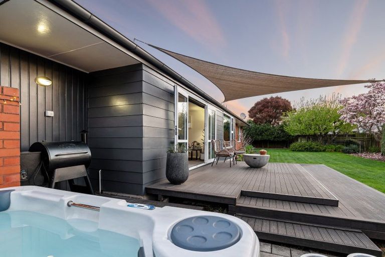 Photo of property in 70a Toorak Avenue, Avonhead, Christchurch, 8042