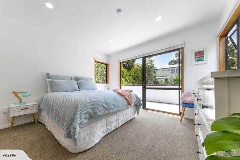 Photo of property in 111 Woodlands Park Road, Titirangi, Auckland, 0604