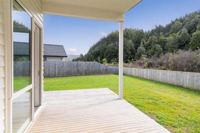 Photo of property in 28 Alf Simpson Drive, Whitianga, 3510