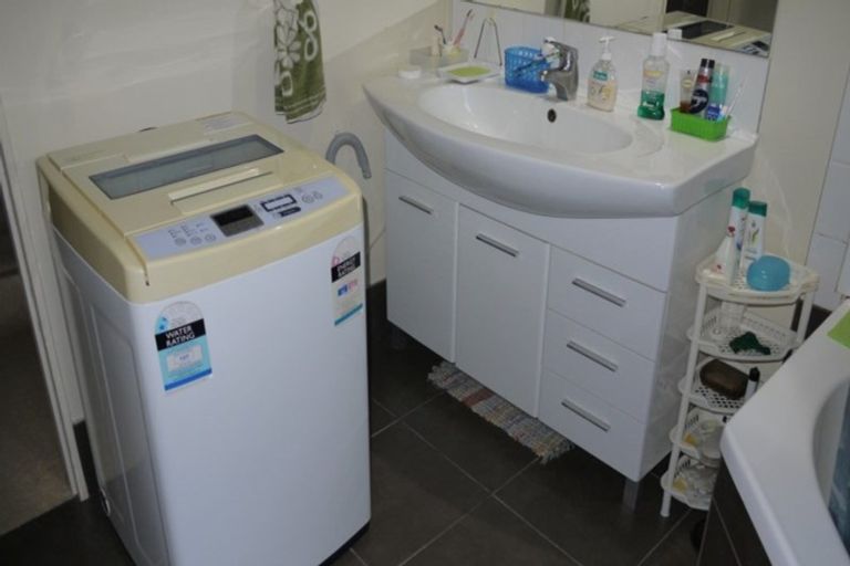 Photo of property in 5a Everingham Place, Sunnyhills, Auckland, 2010