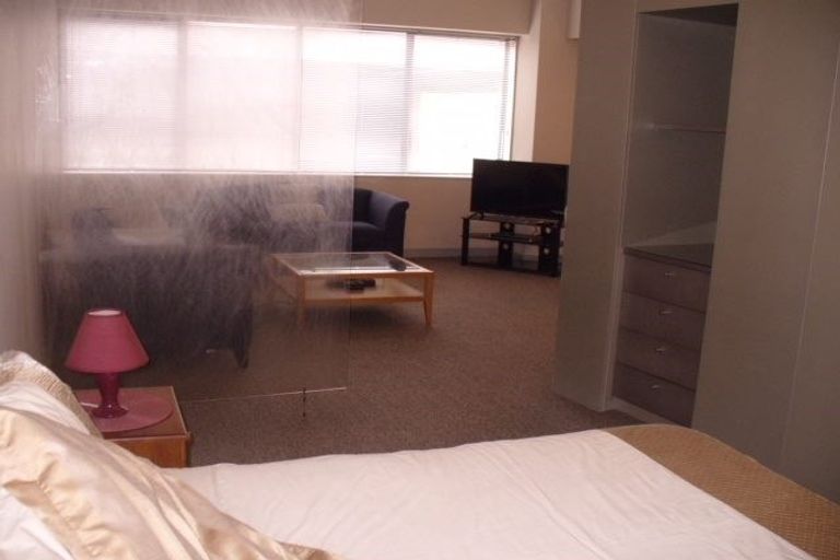 Photo of property in Gerondis Bldg Apartments, 408/60 Willis Street, Wellington Central, Wellington, 6011