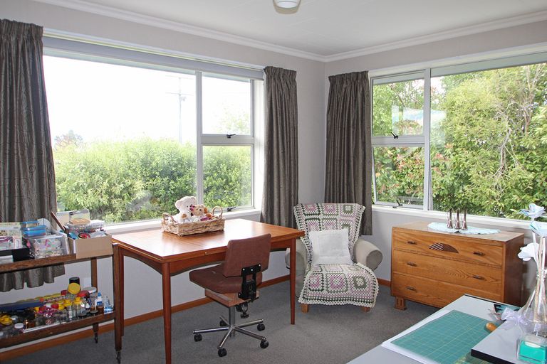 Photo of property in 17 Whitestone Crescent, Weston, Oamaru, 9401