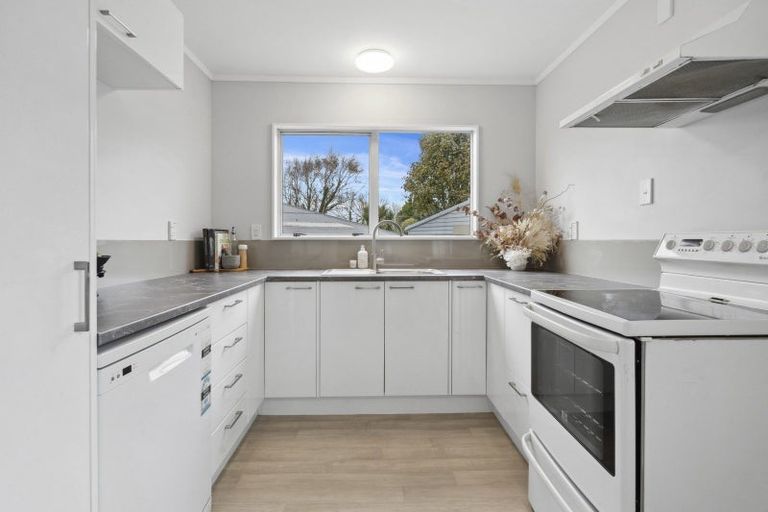 Photo of property in 49a Kings Drive, Levin, 5510