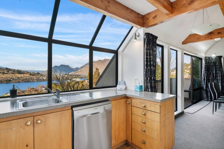 Photo of property in 18 Woodbury Rise, Queenstown, 9300