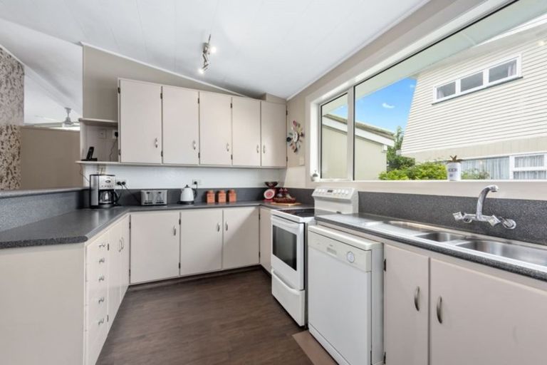 Photo of property in 6 Joseph Grove, Elderslea, Upper Hutt, 5018