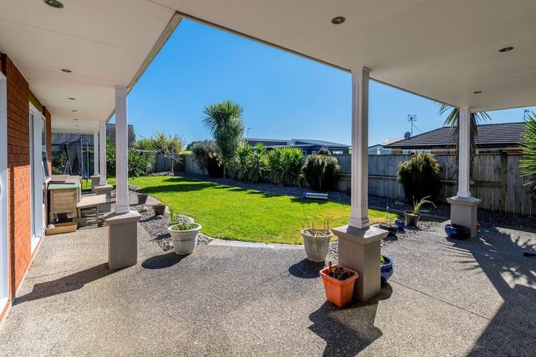 Photo of property in 15 Okarito Avenue, Levin, 5510