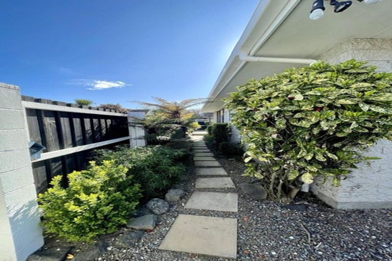 Photo of property in 1/8 Steadman Road, Broomfield, Christchurch, 8042