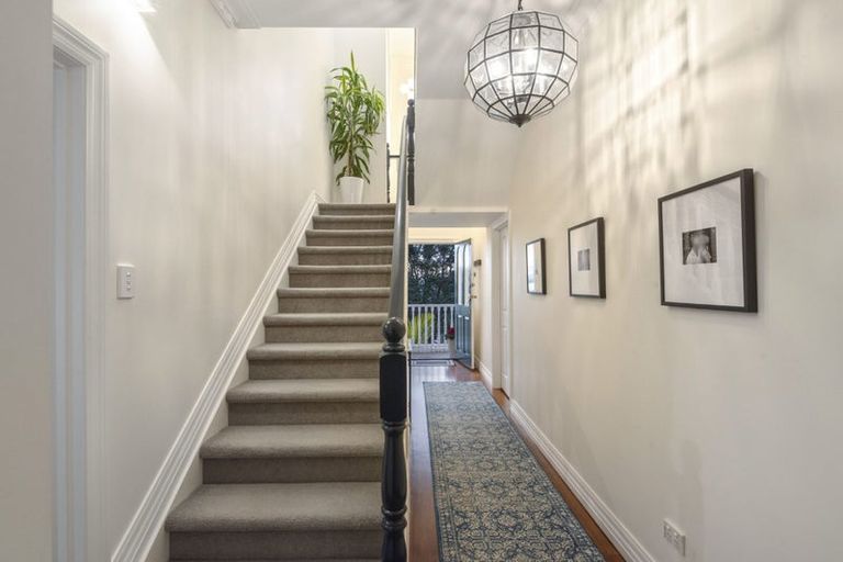 Photo of property in 61 Palmerston Road, Birkenhead, Auckland, 0626