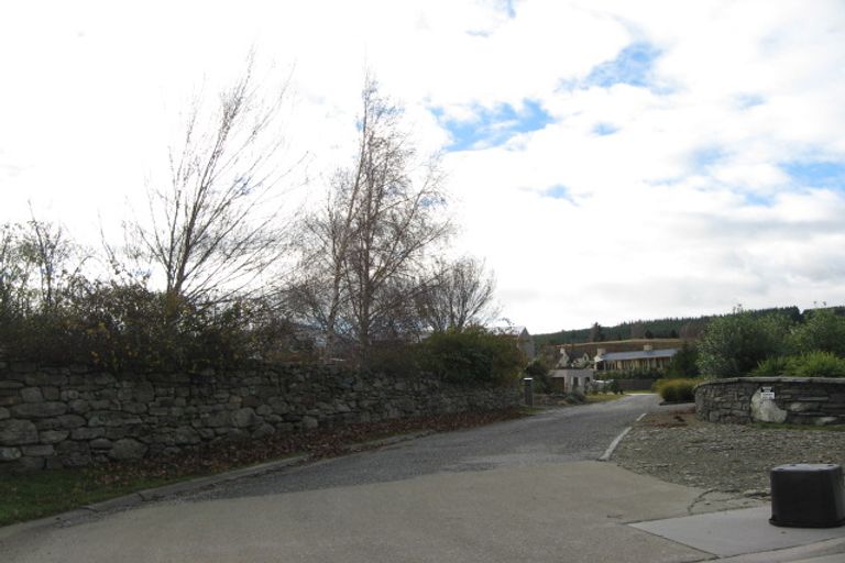 Photo of property in 22 Waimana Place, Wanaka, 9305