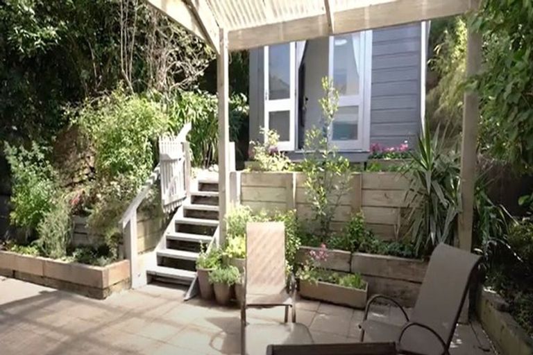 Photo of property in 217 Marine Parade, Seatoun, Wellington, 6022