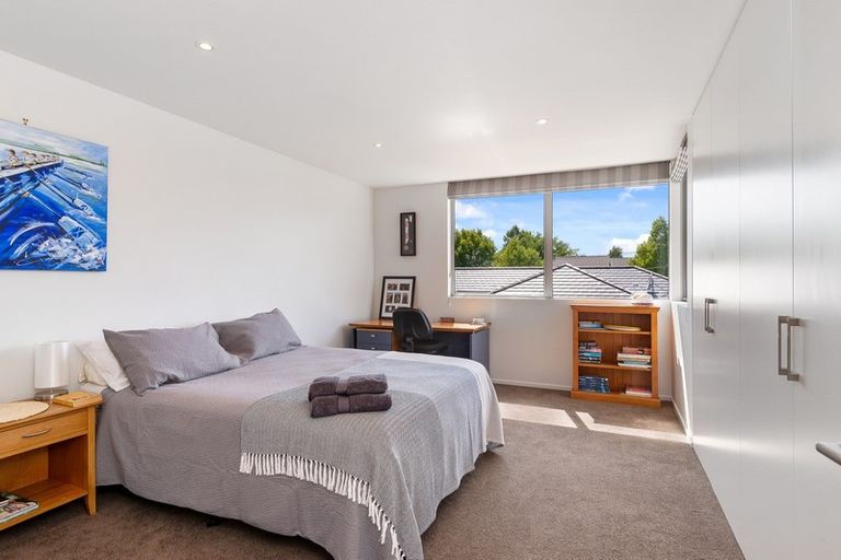 Photo of property in 25 Garreg Road, Fendalton, Christchurch, 8052