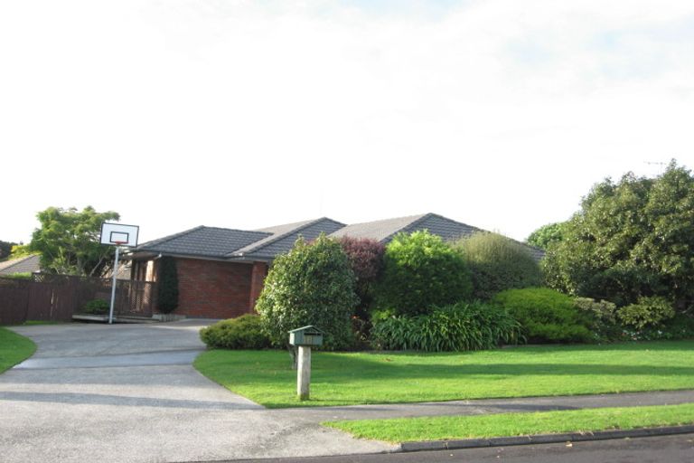 Photo of property in 18 Kuripaka Crescent, The Gardens, Auckland, 2105