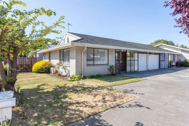 Photo of property in 1/13 Main South Road, Sockburn, Christchurch, 8042