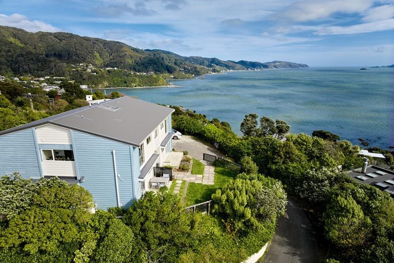 Photo of property in 8a Nikau Road, Point Howard, Lower Hutt, 5013