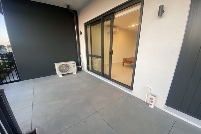 Photo of property in 60 Katikati Drive, Manurewa, 2102