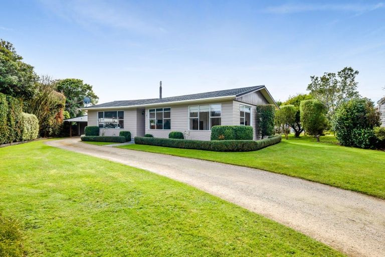 Photo of property in 8 Brassey Street, Waverley, 4510