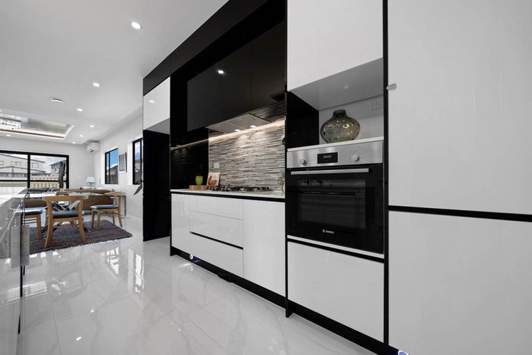 Photo of property in 2 Ritetai Street, Clarks Beach, 2122