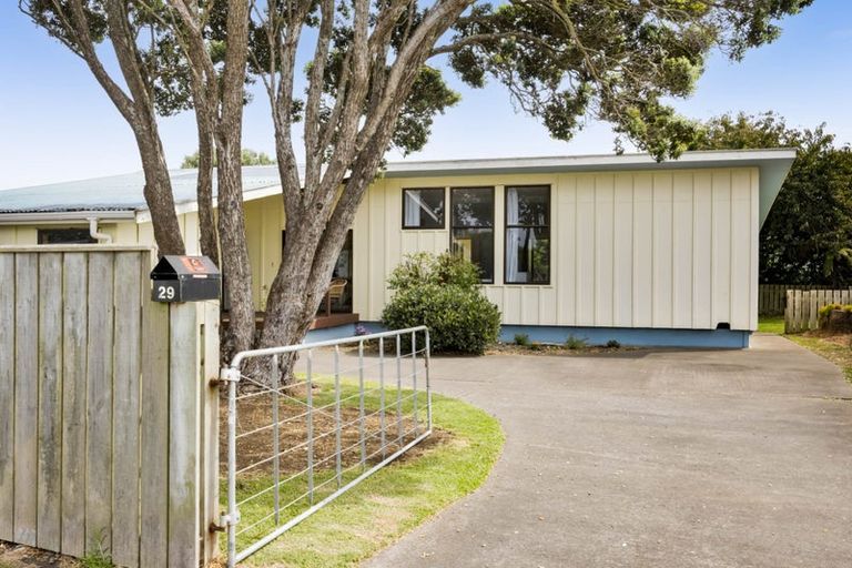 Photo of property in 29 Gibson Place, Patea, 4520
