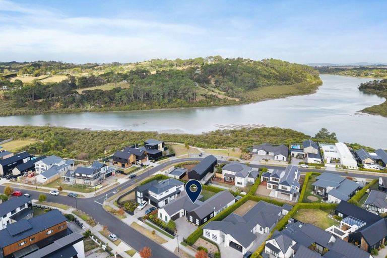 Photo of property in 80 Riverhead Point Drive, Riverhead, 0820