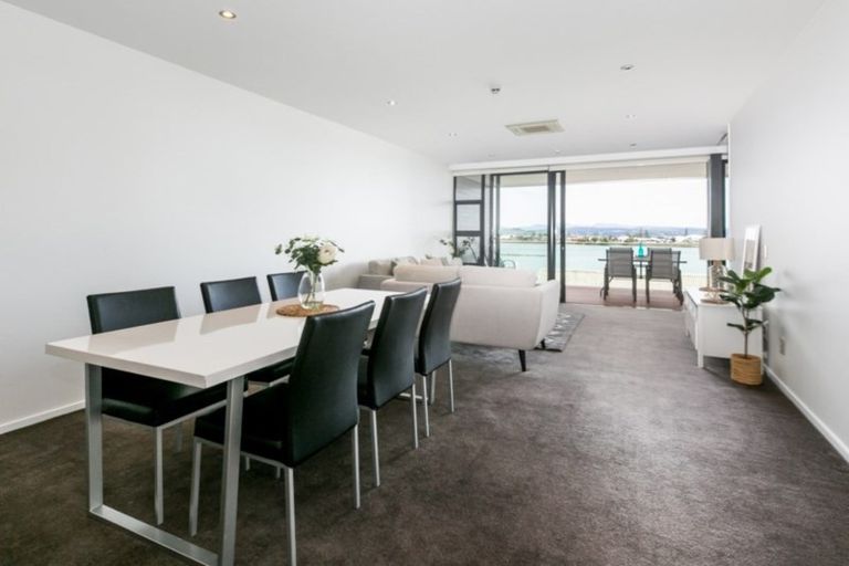 Photo of property in 403/7 Humber Street, Pandora, Napier, 4110