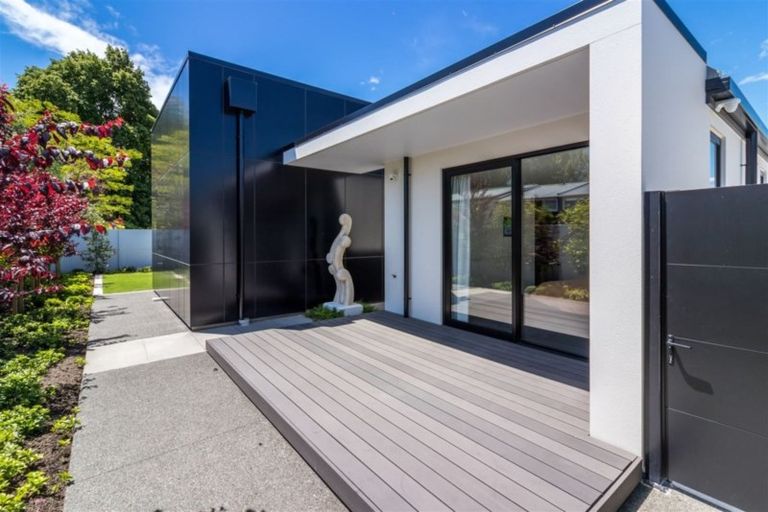 Photo of property in 31 Waiwetu Street, Fendalton, Christchurch, 8052