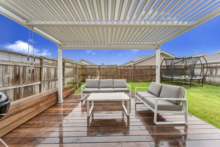 Photo of property in 15 Mulvaney Crescent, Henderson, Auckland, 0612