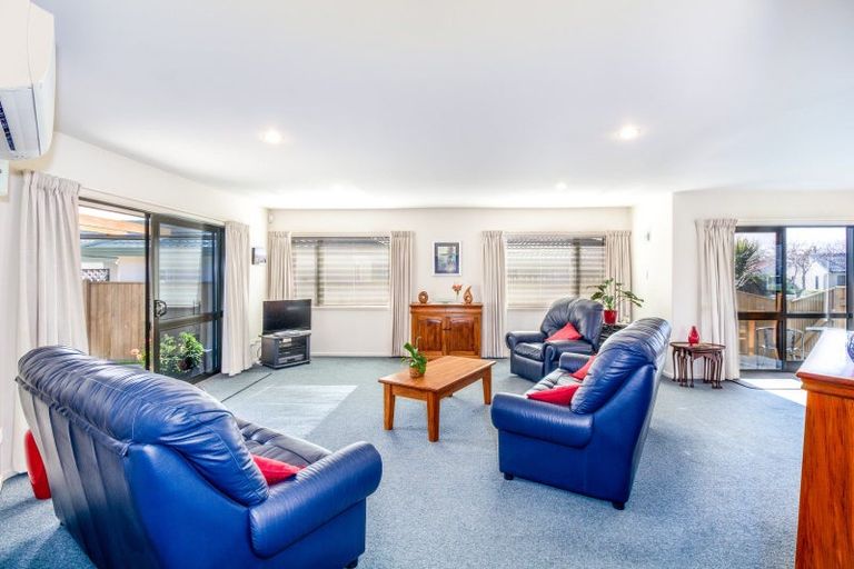 Photo of property in 19 Palmbrook Avenue, Havelock North, 4130