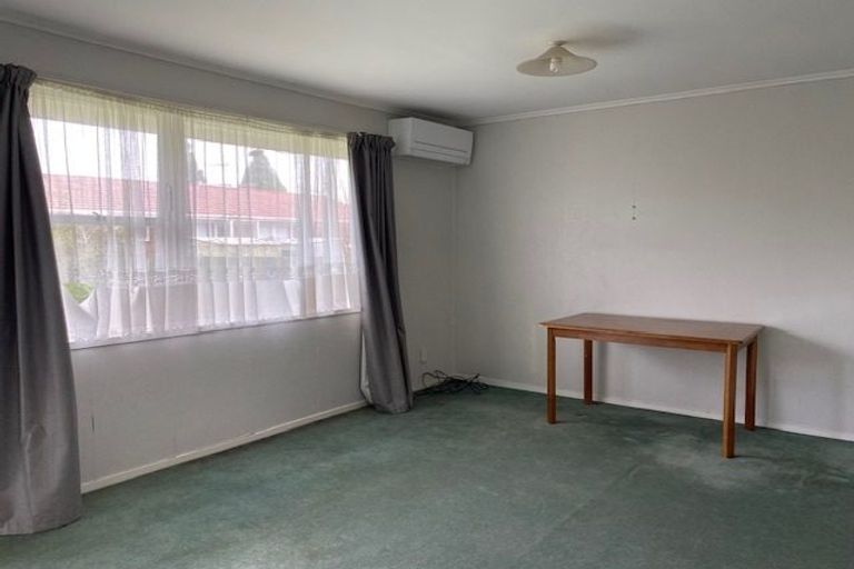 Photo of property in 2/8 Fraser Road, Papatoetoe, Auckland, 2025