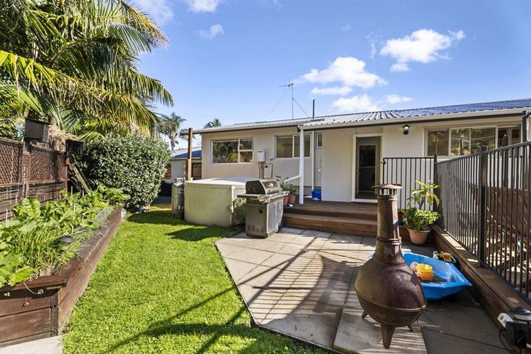 Photo of property in 32 The Circle, Manly, Whangaparaoa, 0930