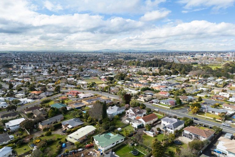 Photo of property in 52 Forest Lake Road, Forest Lake, Hamilton, 3200