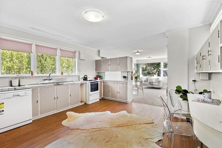 Photo of property in 17 Saint Edmund Crescent, Tawa, Wellington, 5028