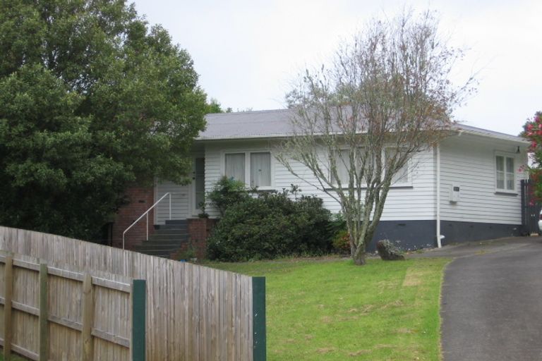 Photo of property in 11 Packham Place, Beach Haven, Auckland, 0626