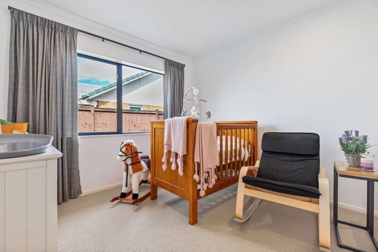 Photo of property in 9 Croftview Road, Wattle Downs, Auckland, 2103