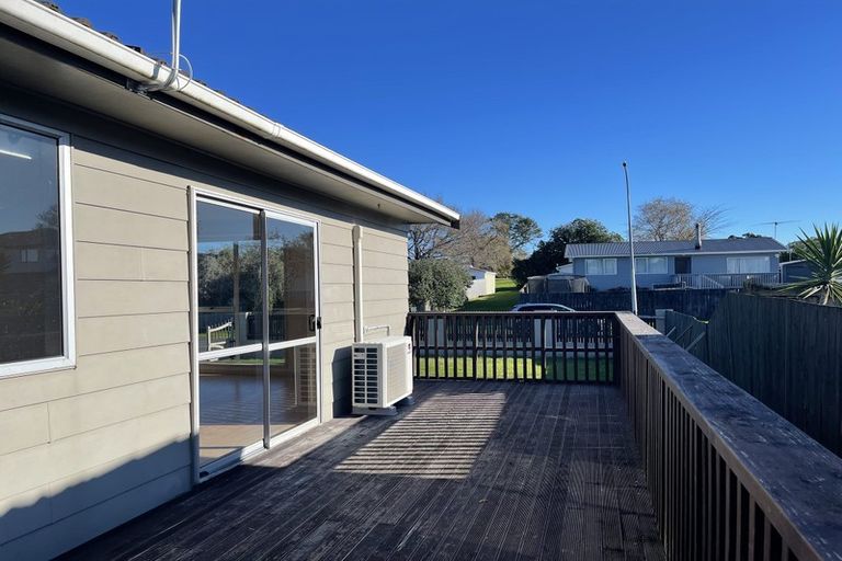 Photo of property in 13 Lisa Rise, Half Moon Bay, Auckland, 2012