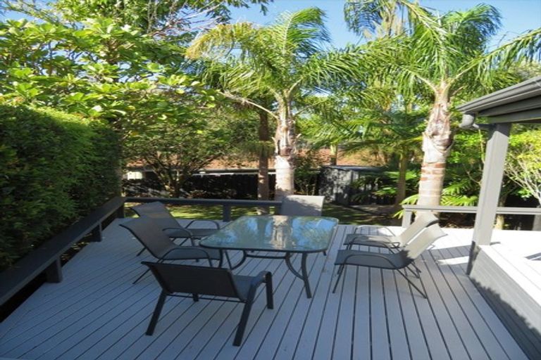 Photo of property in 1/7 Fernbird Place, Massey, Auckland, 0614