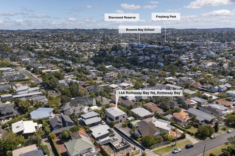 Photo of property in 1/14 Rothesay Bay Road, Rothesay Bay, Auckland, 0630