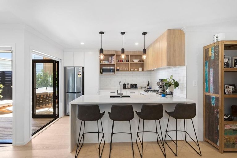 Photo of property in 125a Point Chevalier Road, Point Chevalier, Auckland, 1022