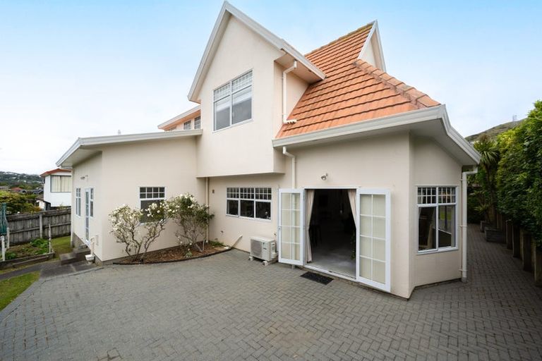 Photo of property in 4 Amesbury Drive, Churton Park, Wellington, 6037